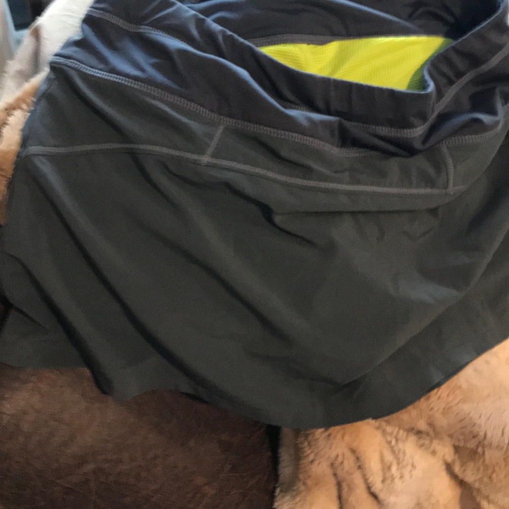 Athleta grey skirt green inside